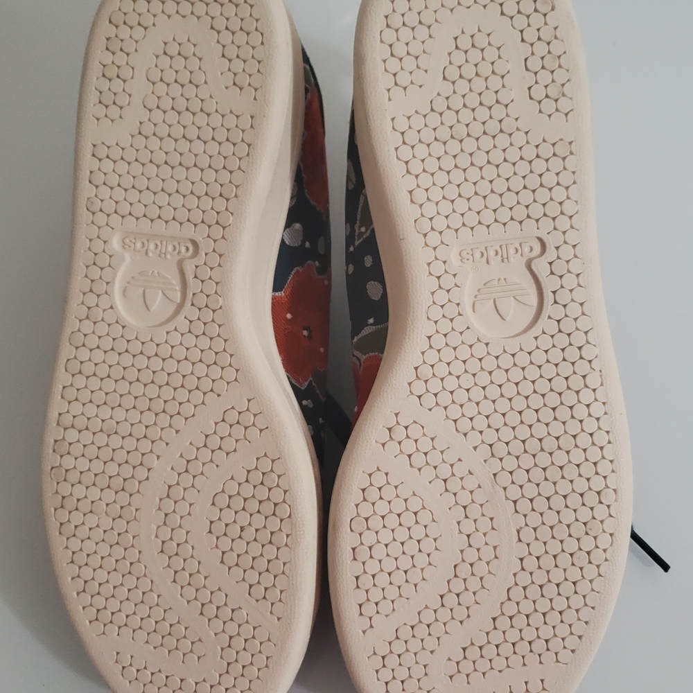 Adidas - Picture 5 of 6